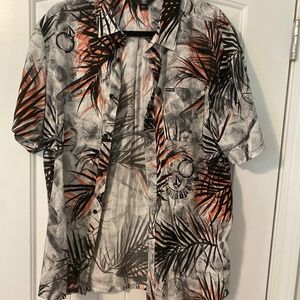 NWOT Size L Volcom Shirr